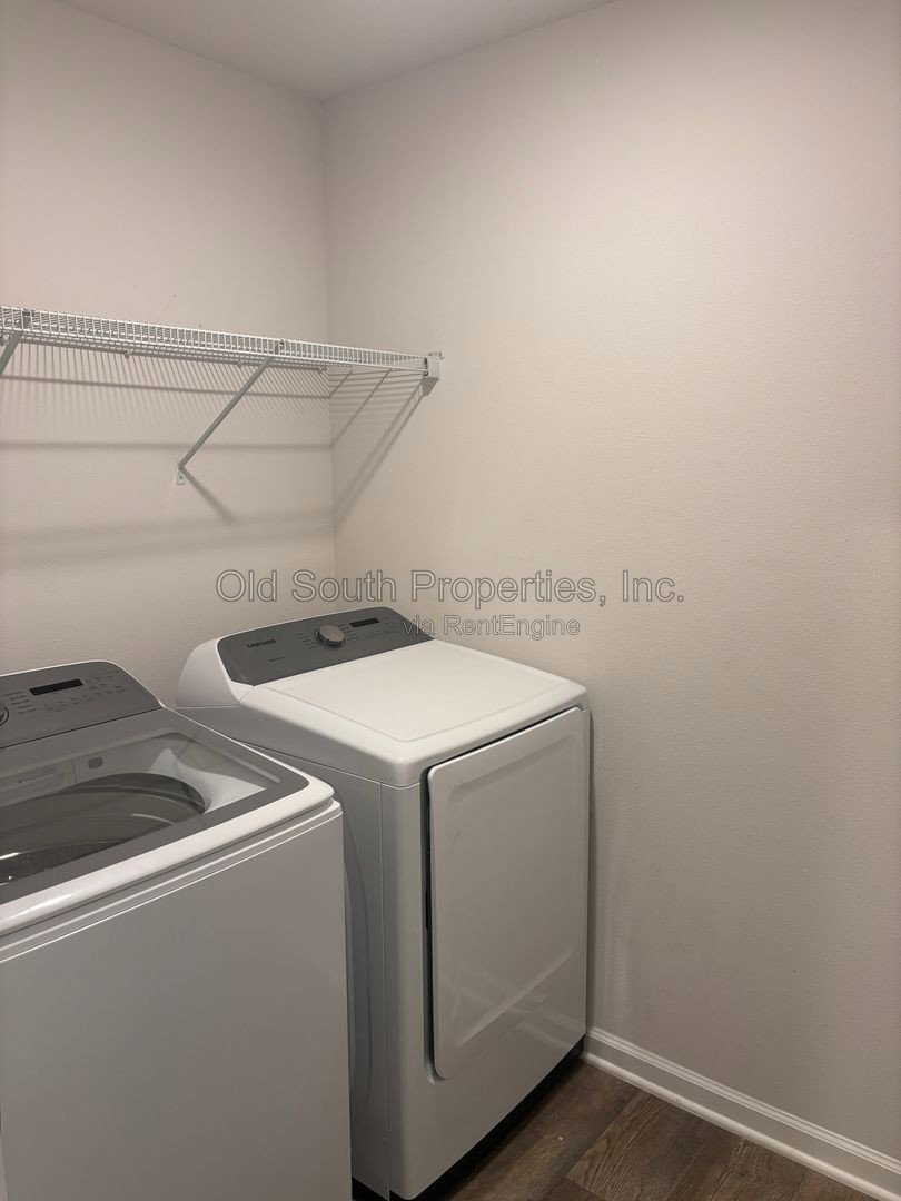 Spacious 5-Bedroom Home in Prime Cantonment Location property image