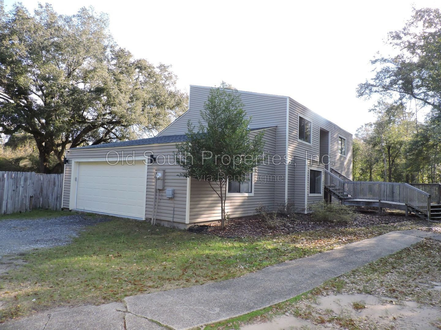 Convenient to I-10, shopping & Navy Federal complex! property image