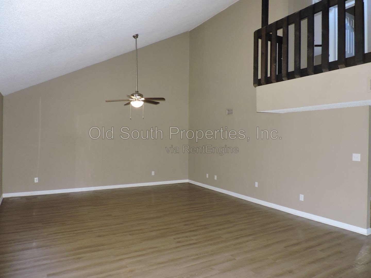 Convenient to I-10, shopping & Navy Federal complex! property image
