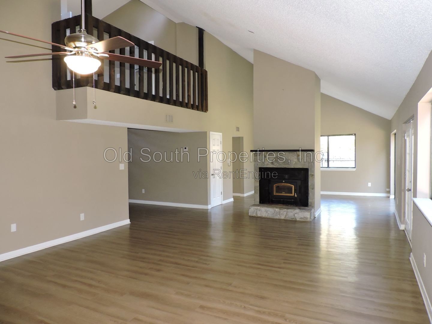 Convenient to I-10, shopping & Navy Federal complex! property image