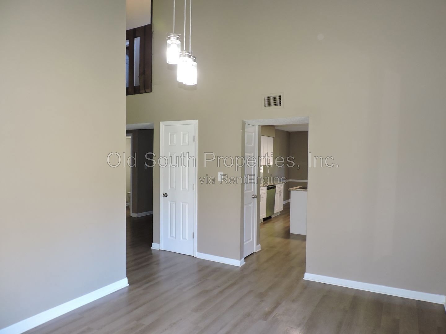 Convenient to I-10, shopping & Navy Federal complex! property image