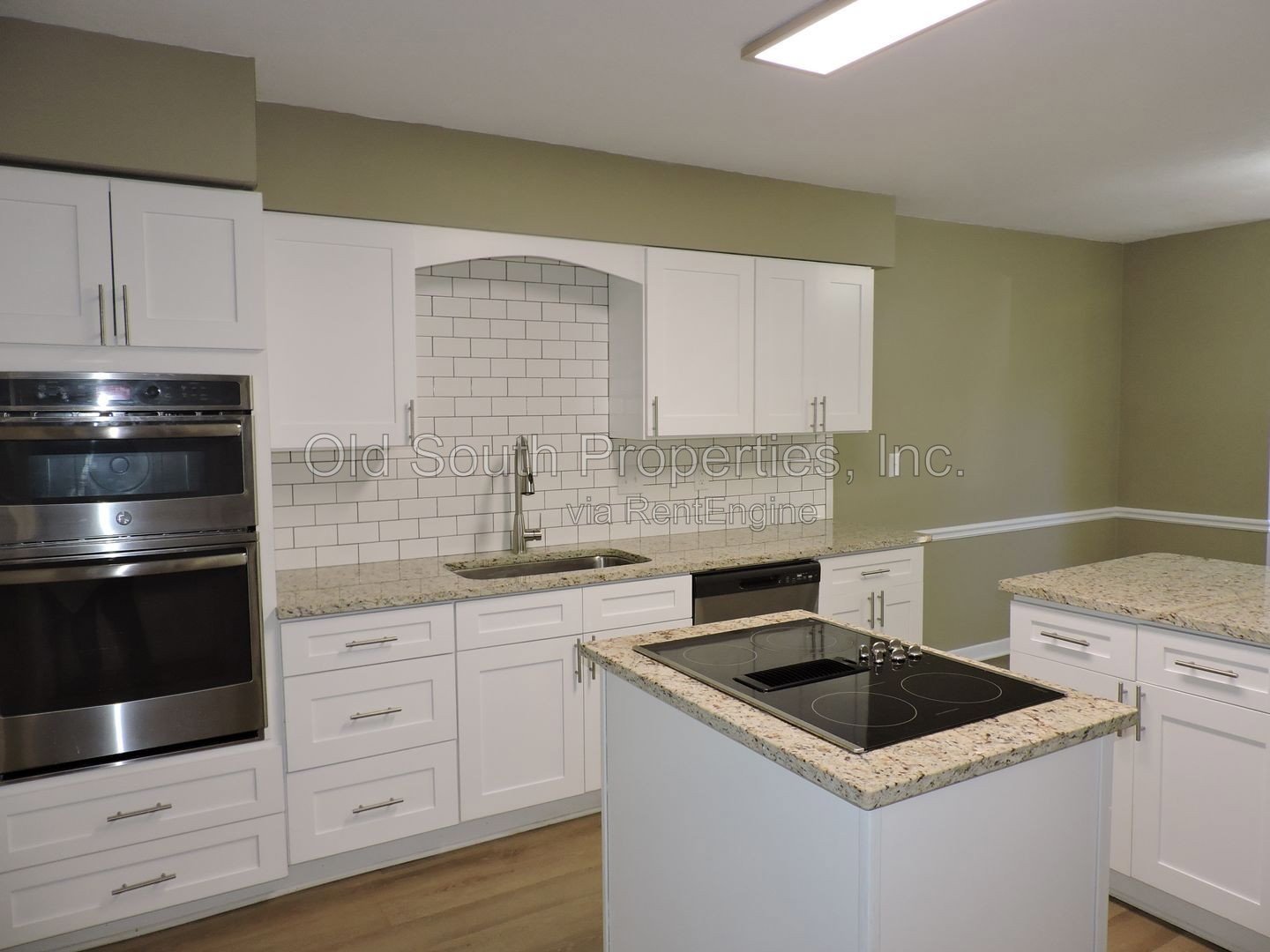 Convenient to I-10, shopping & Navy Federal complex! property image