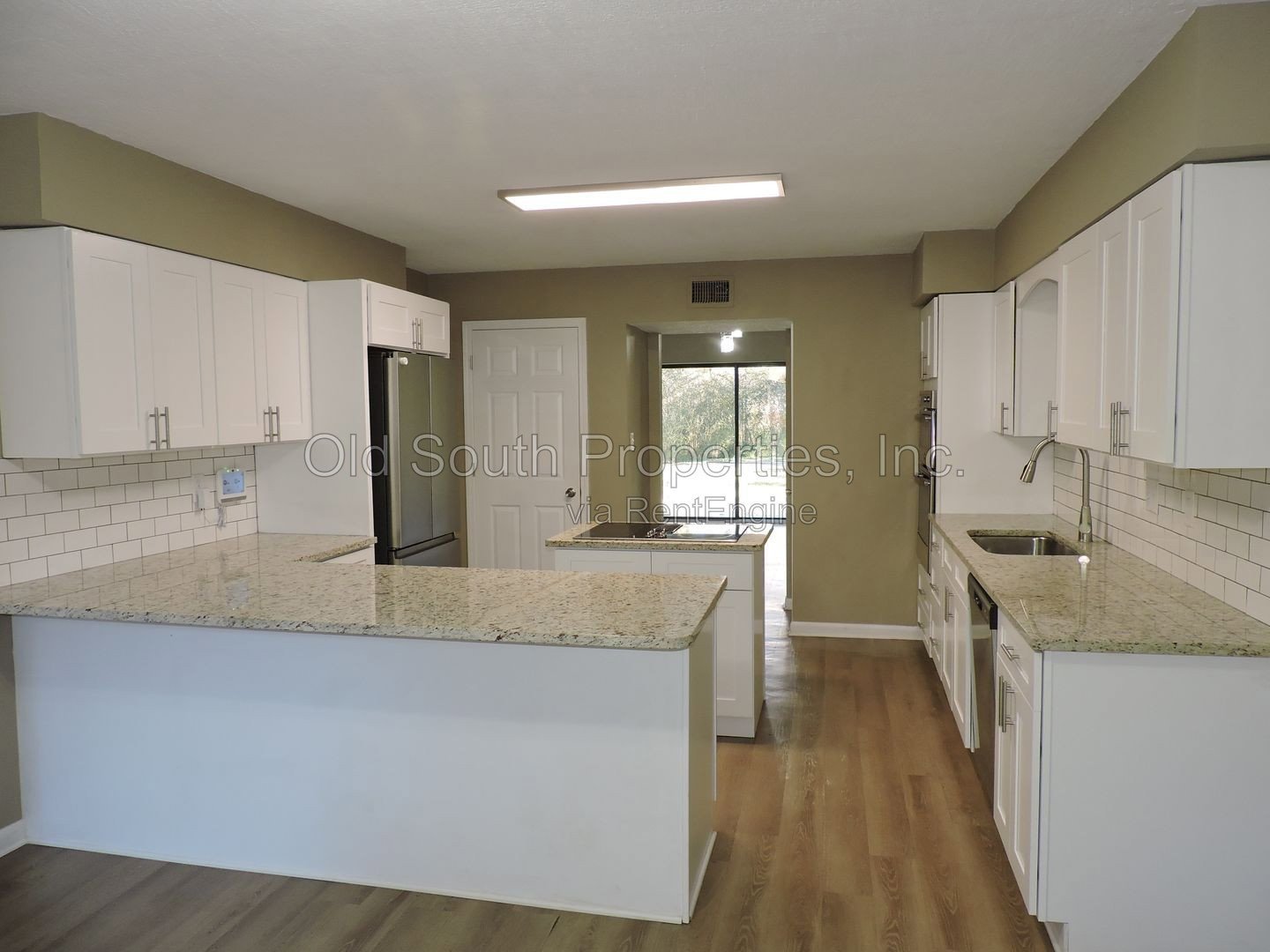 Convenient to I-10, shopping & Navy Federal complex! property image