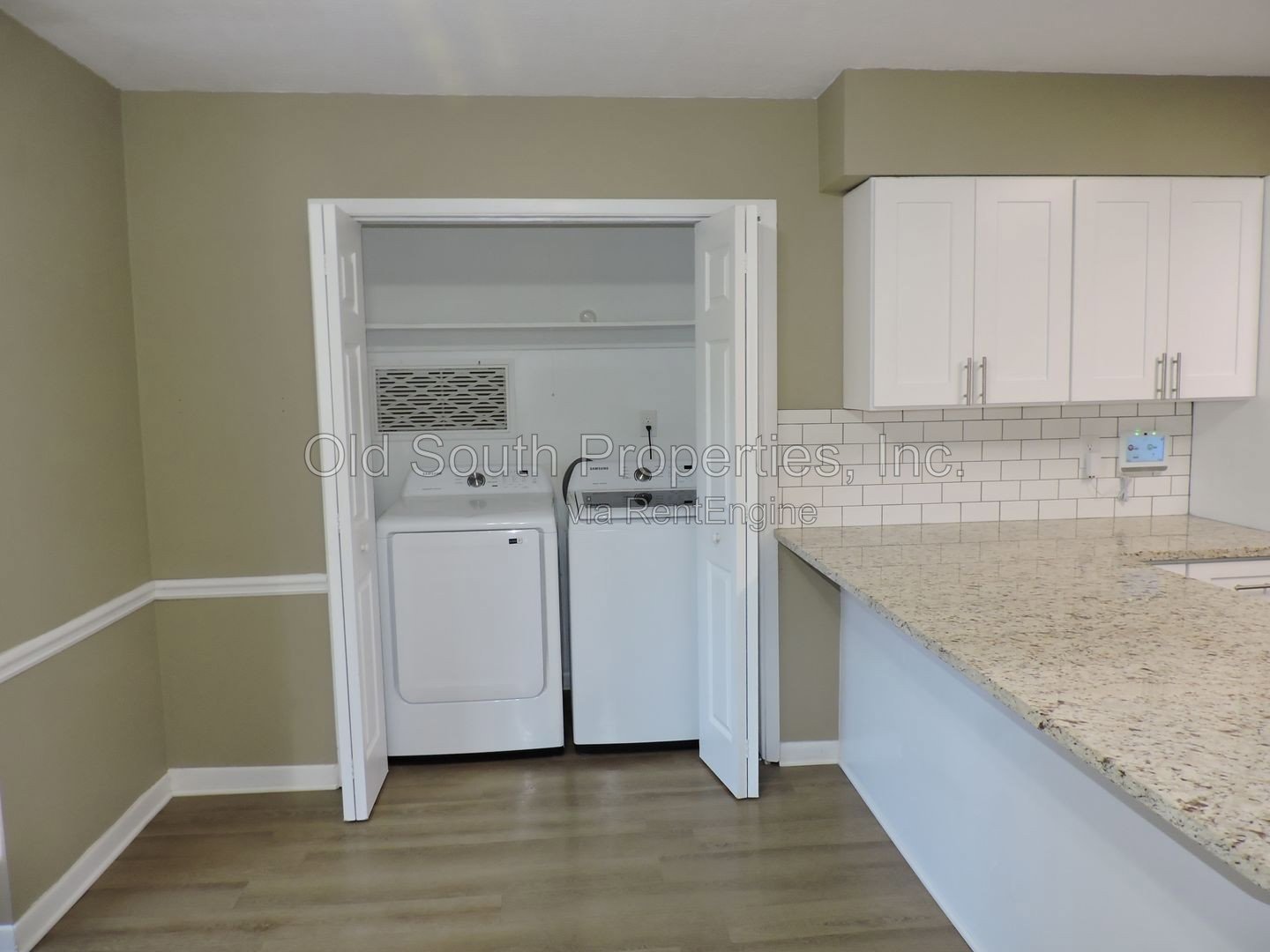 Convenient to I-10, shopping & Navy Federal complex! property image