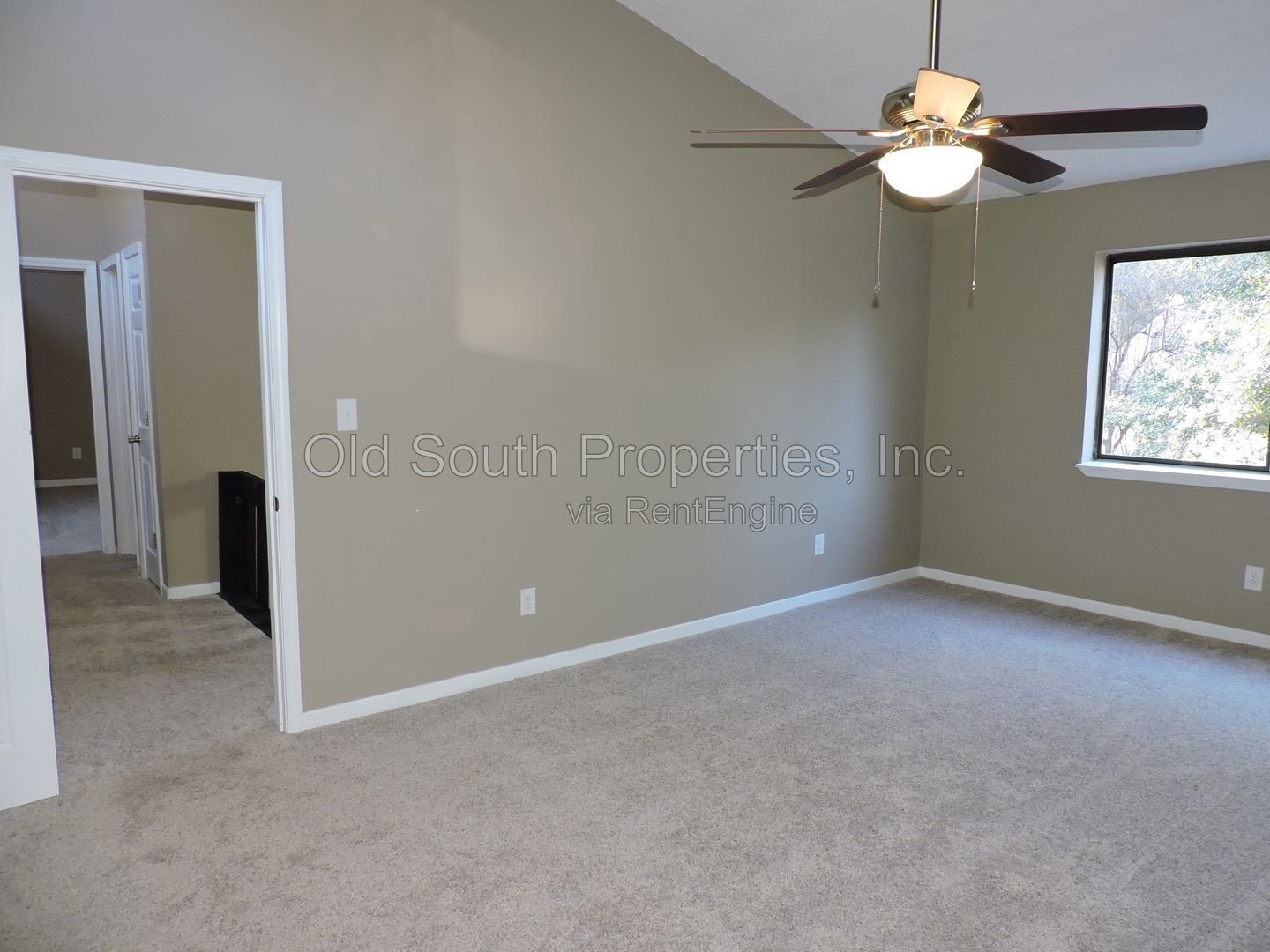 Convenient to I-10, shopping & Navy Federal complex! property image