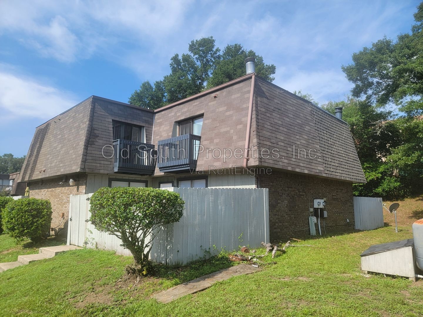 Nice townhome centrally located! property image