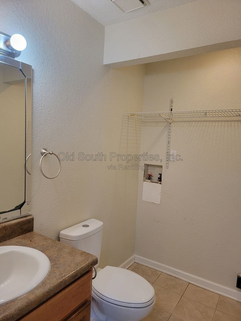 Nice townhome centrally located! property image