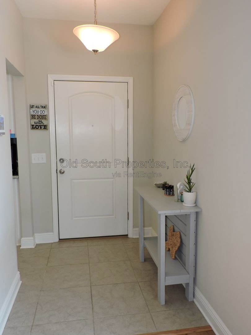 Easy access to Whiting Field & Pensacola! property image