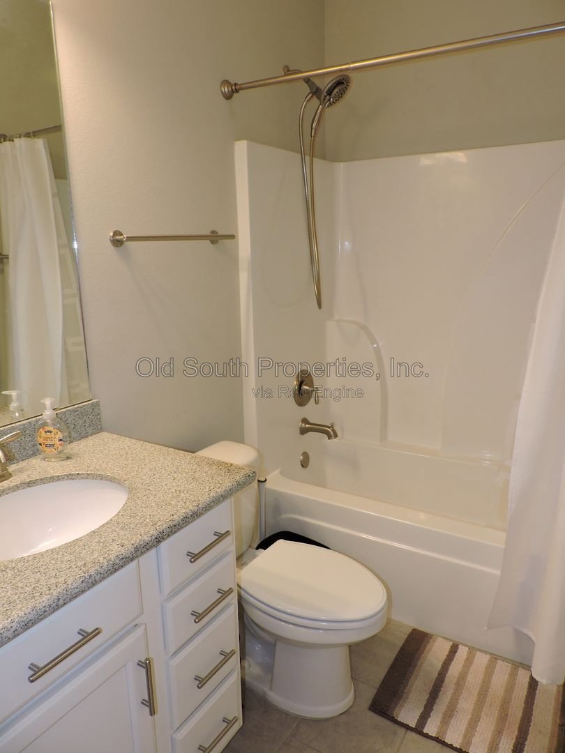 Easy access to Whiting Field & Pensacola! property image