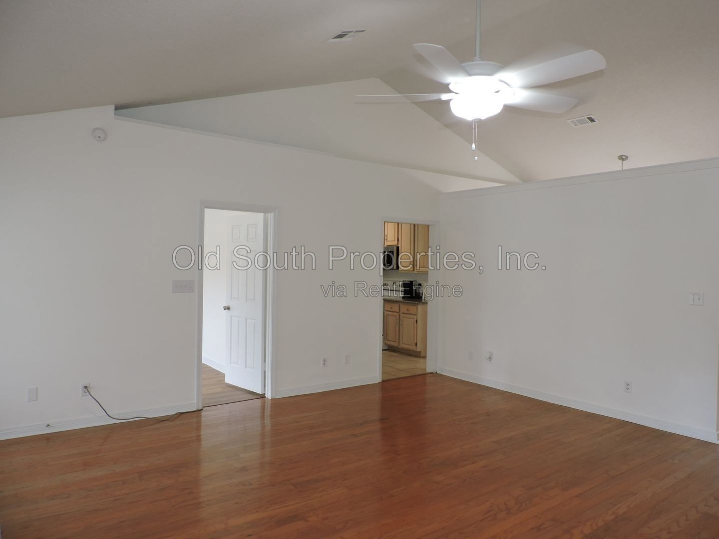 Northeast convenience with a POOL! property image