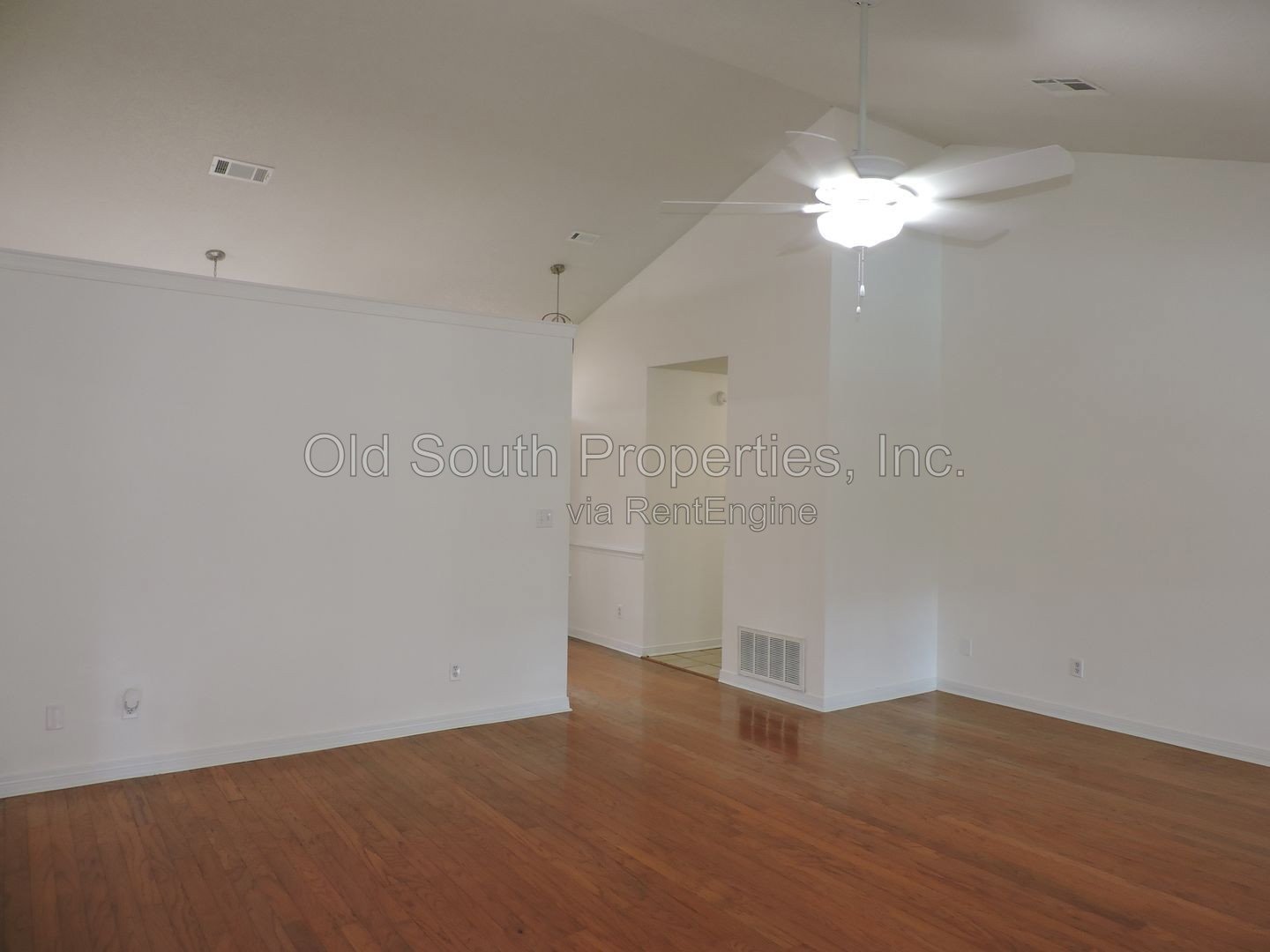 Northeast convenience with a POOL! property image