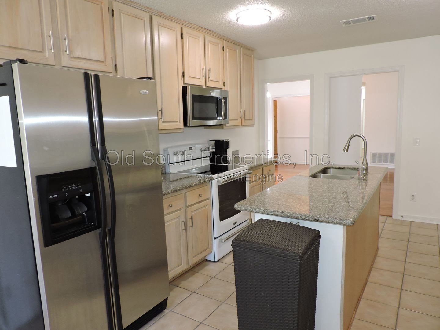 Northeast convenience with a POOL! property image