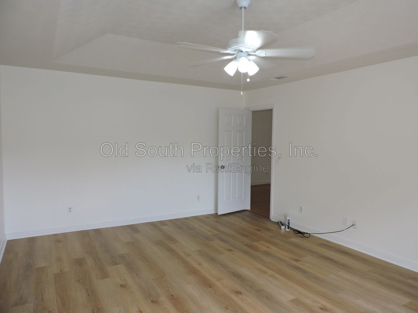 Northeast convenience with a POOL! property image