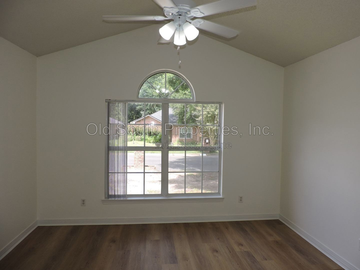 Northeast convenience with a POOL! property image