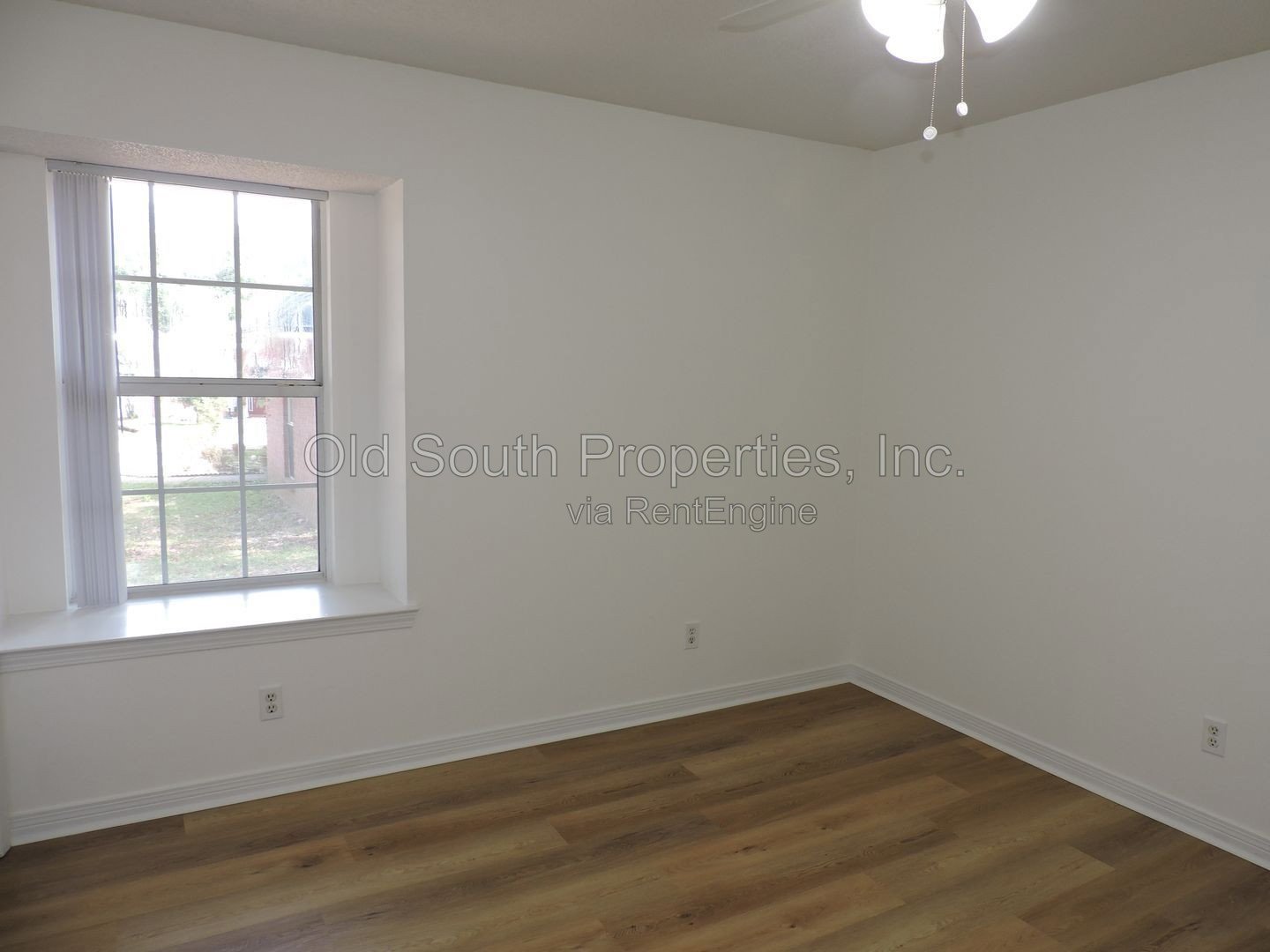 Northeast convenience with a POOL! property image