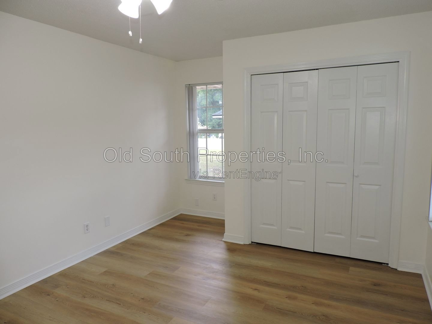 Northeast convenience with a POOL! property image