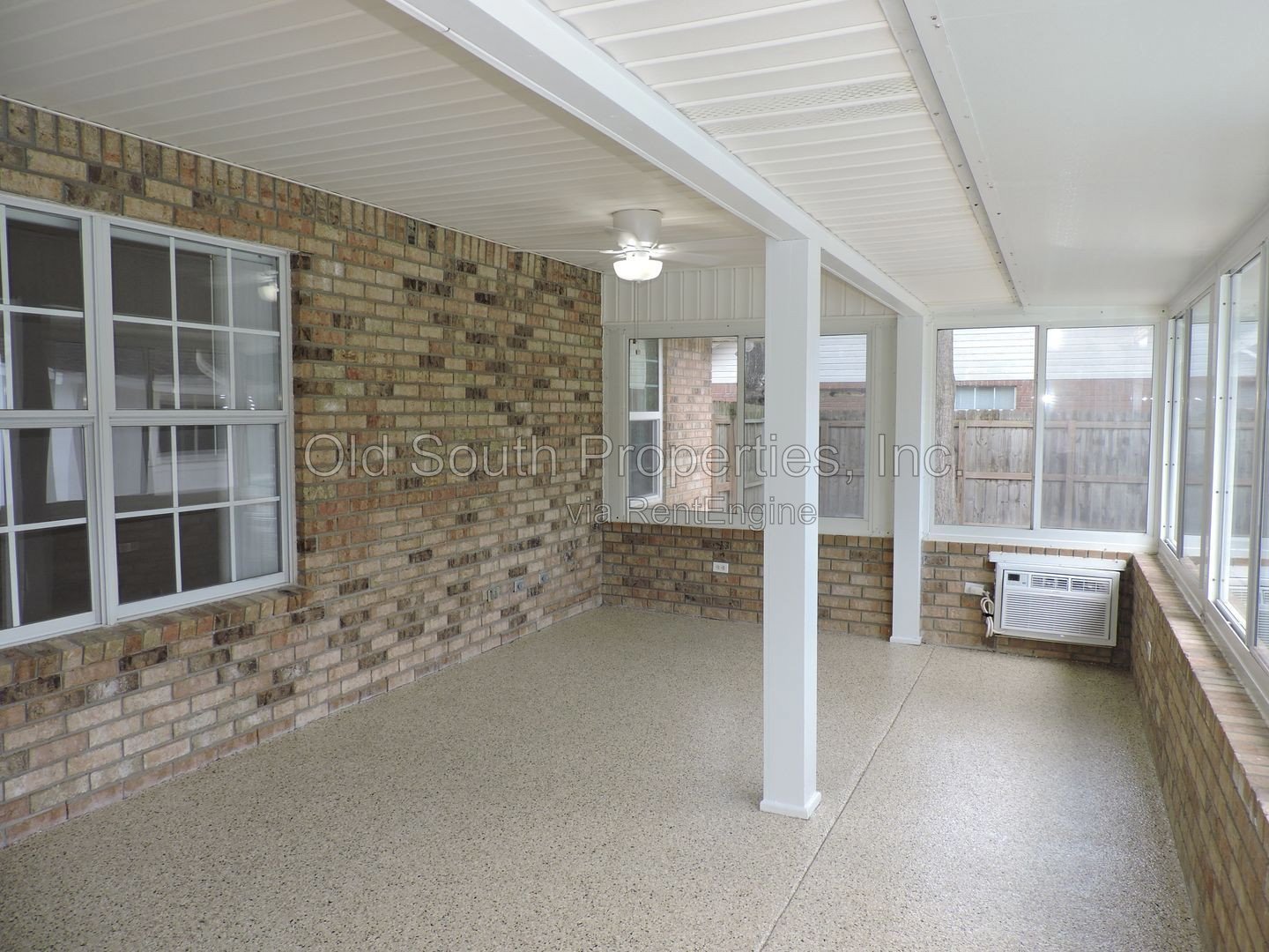 Northeast convenience with a POOL! property image
