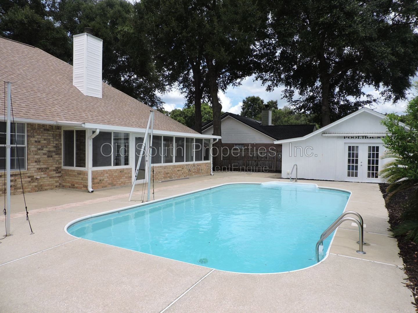 Northeast convenience with a POOL! property image