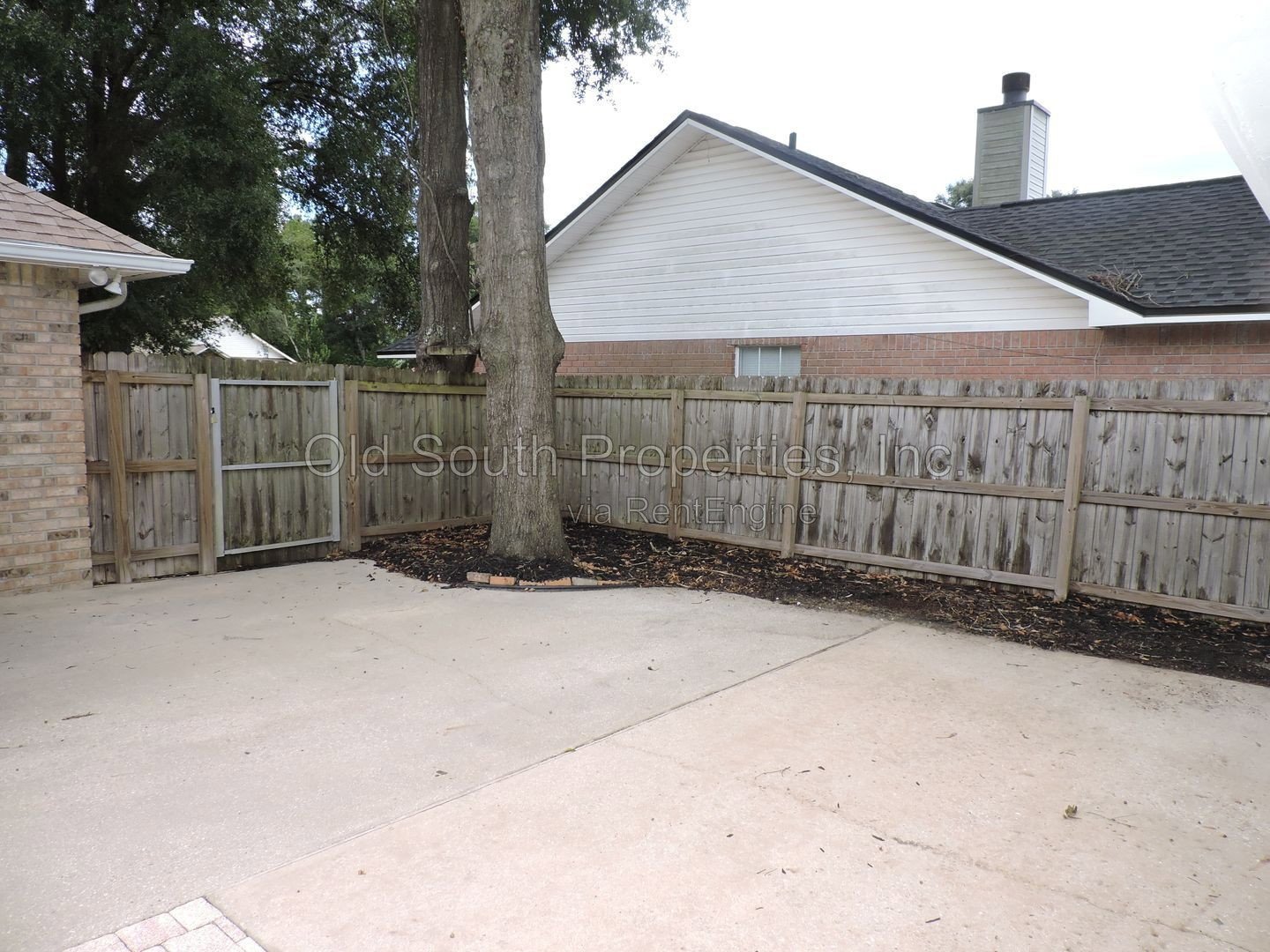 Northeast convenience with a POOL! property image