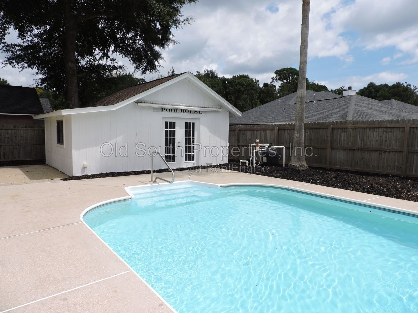 Northeast convenience with a POOL! property image