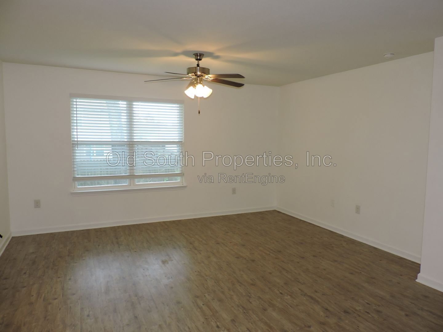 Easy access to shopping, interstate & Navy Federal complex! property image