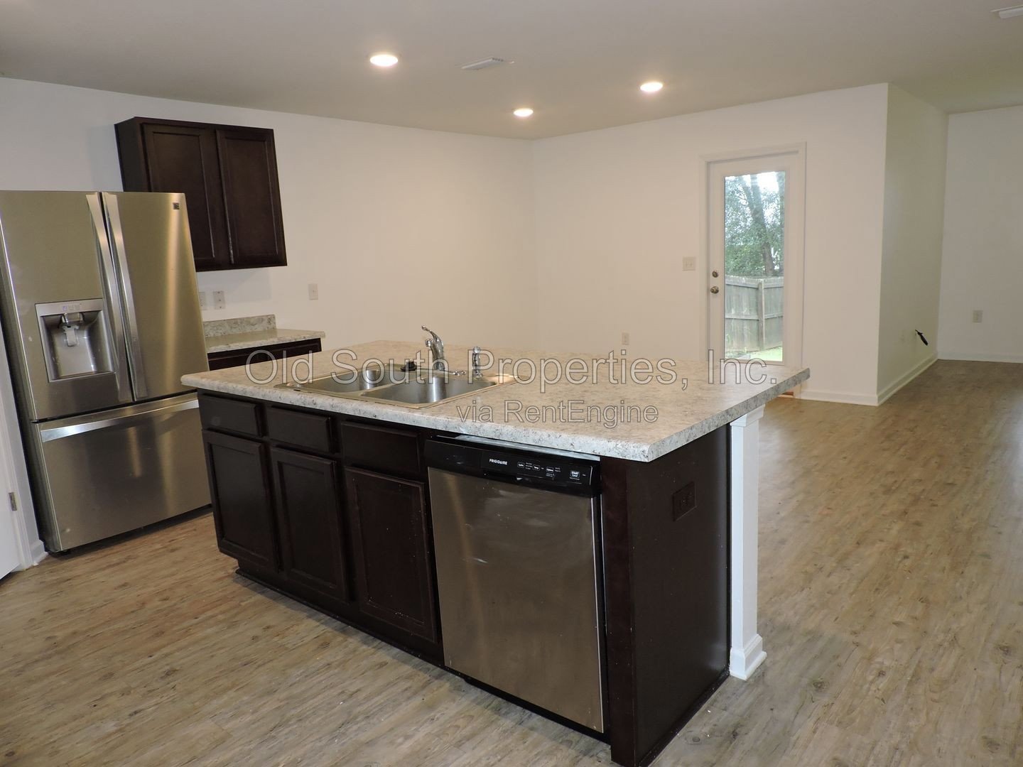 Easy access to shopping, interstate & Navy Federal complex! property image