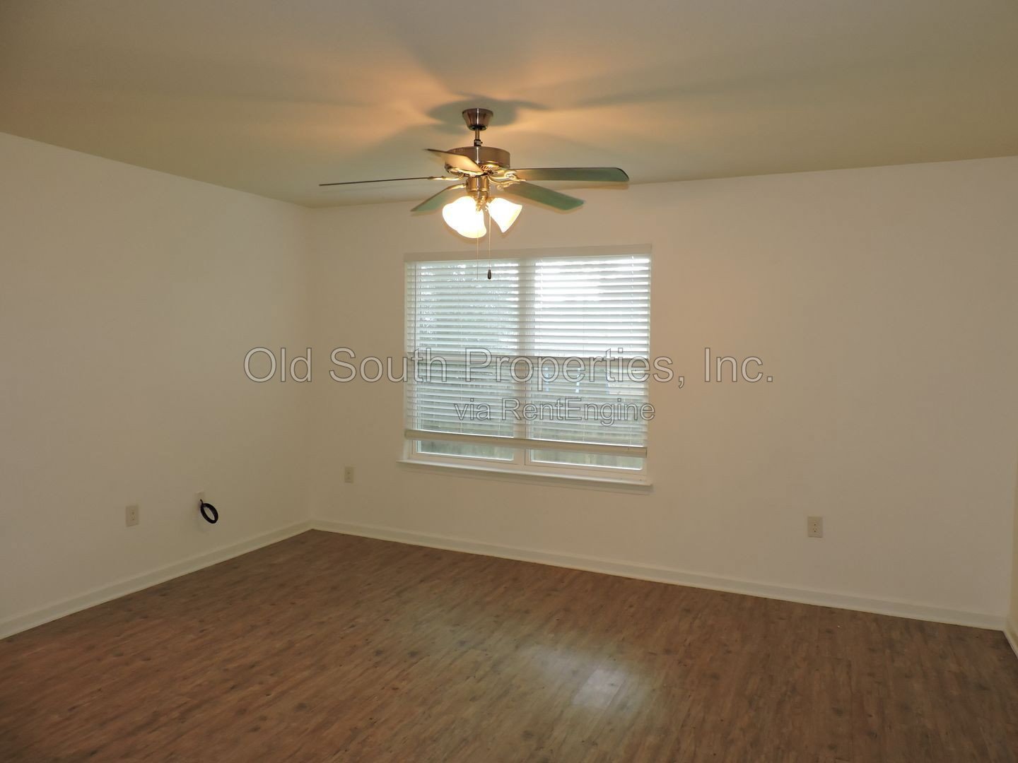 Easy access to shopping, interstate & Navy Federal complex! property image