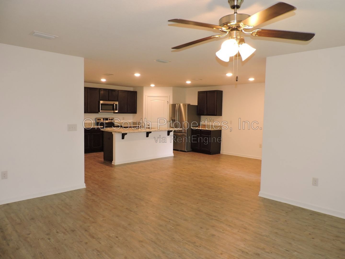 Easy access to shopping, interstate & Navy Federal complex! property image