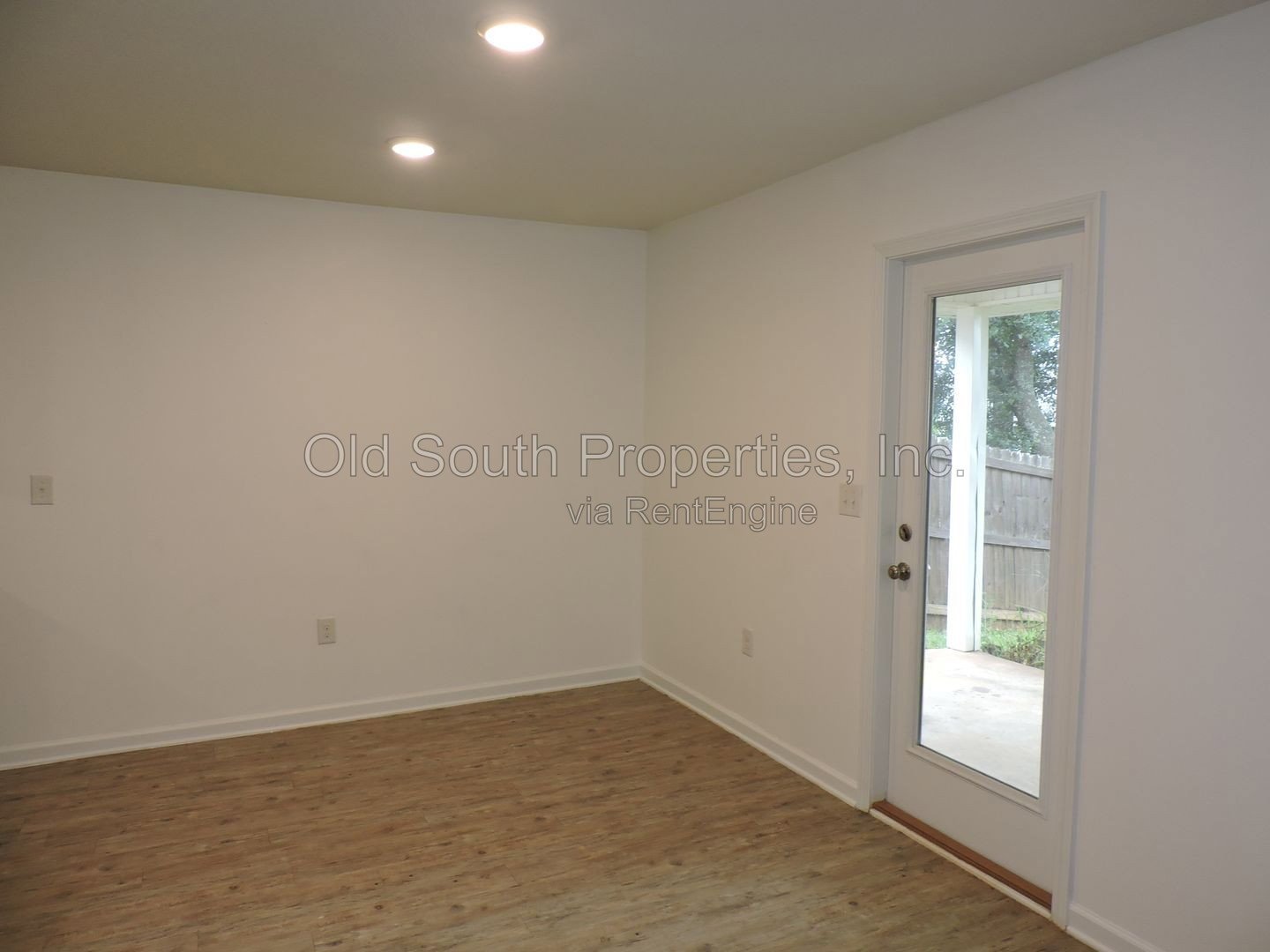 Easy access to shopping, interstate & Navy Federal complex! property image