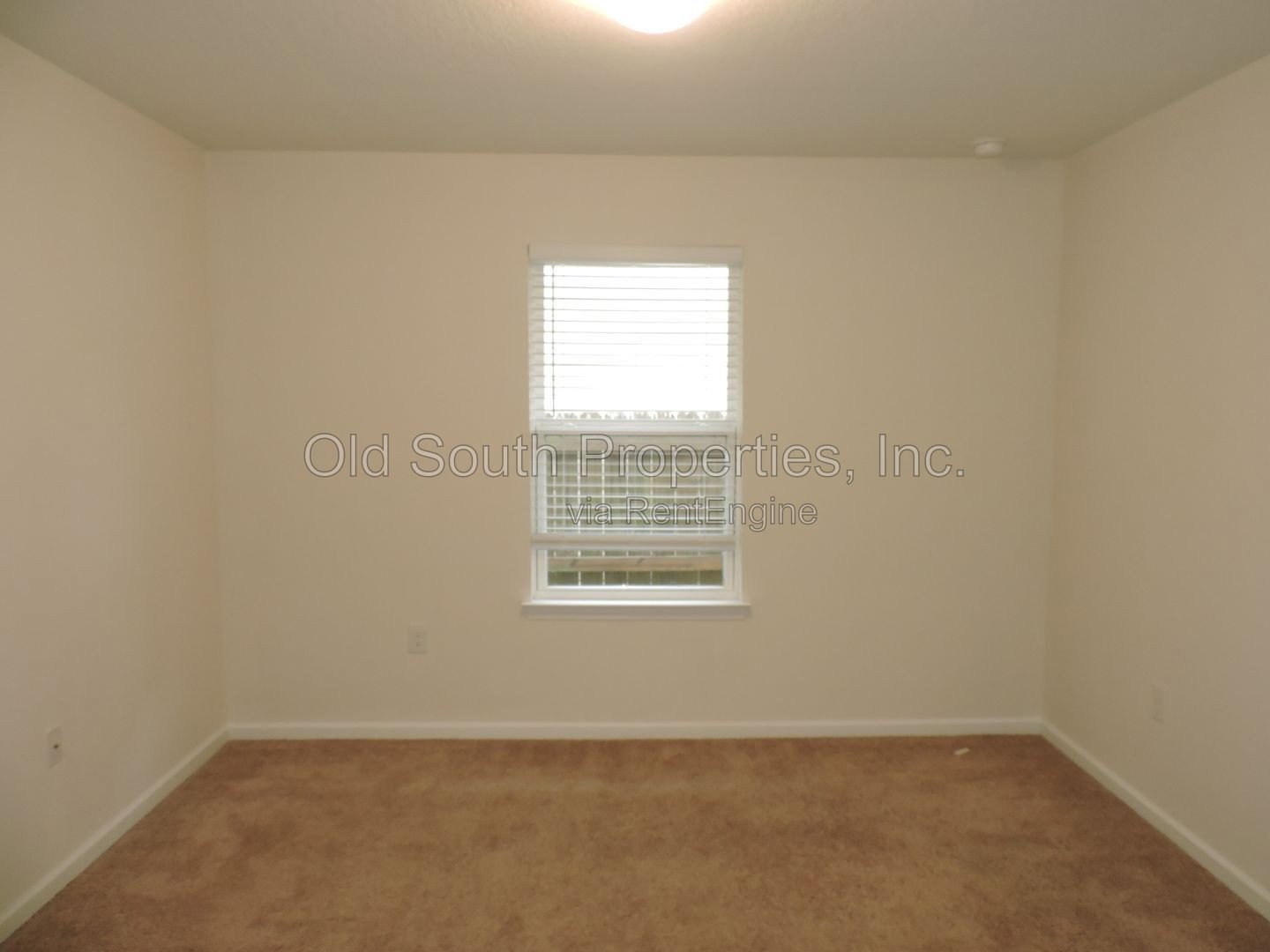 Easy access to shopping, interstate & Navy Federal complex! property image