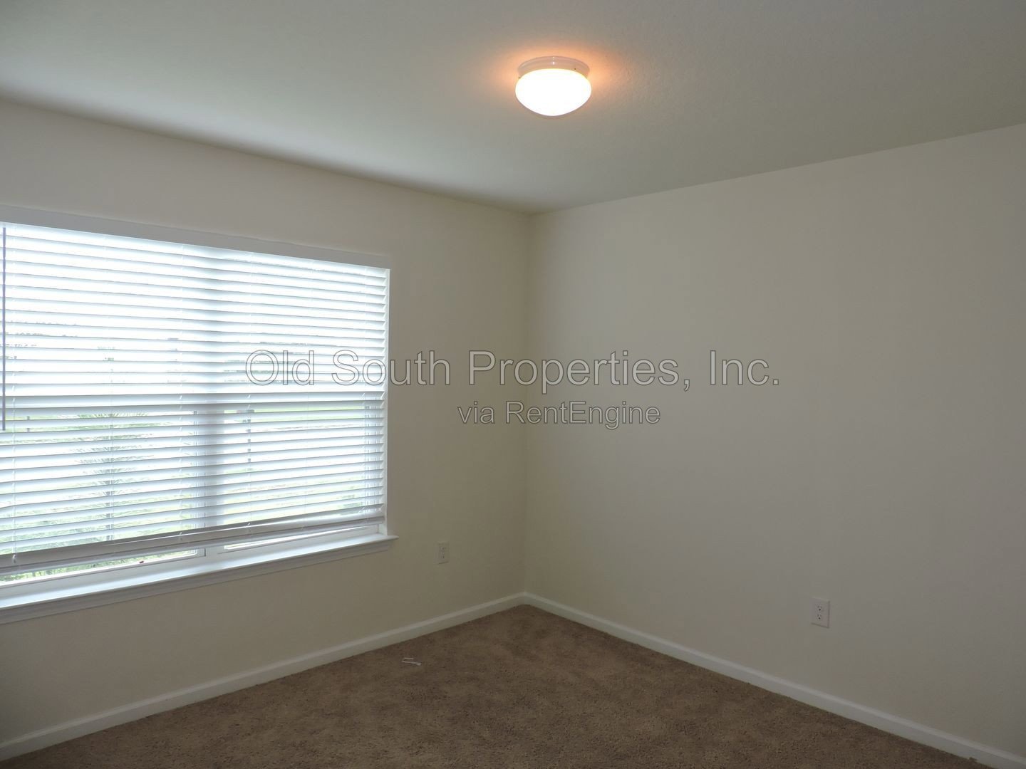 Easy access to shopping, interstate & Navy Federal complex! property image