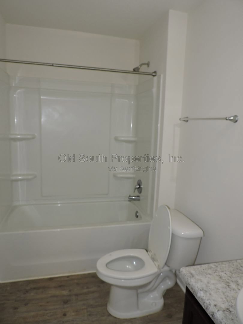 Easy access to shopping, interstate & Navy Federal complex! property image