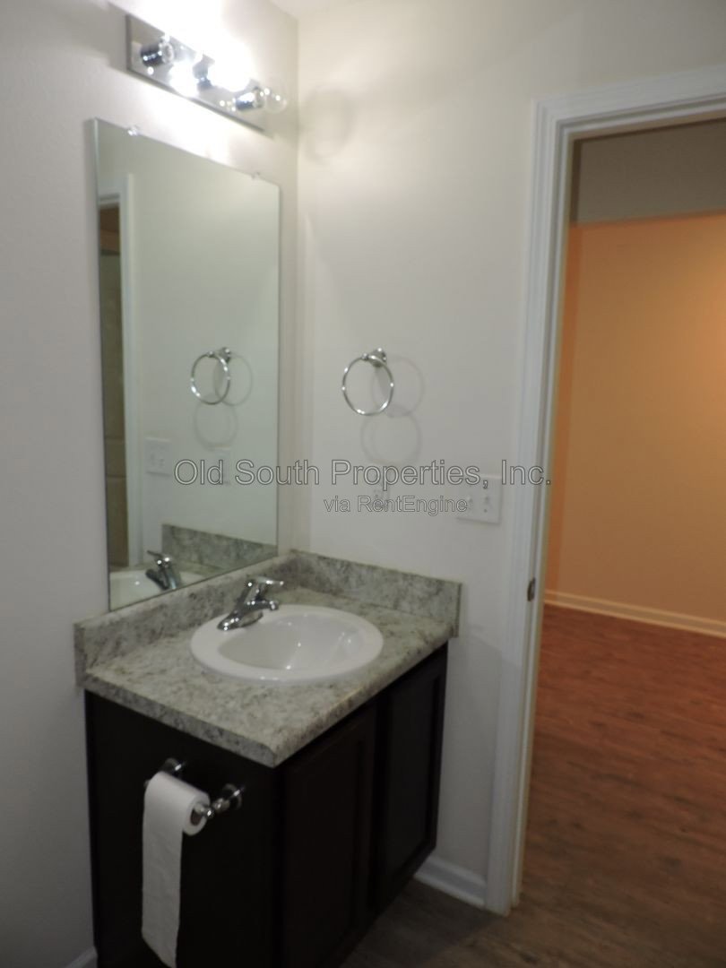 Easy access to shopping, interstate & Navy Federal complex! property image