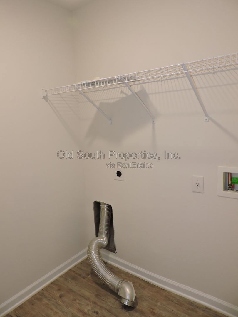 Easy access to shopping, interstate & Navy Federal complex! property image