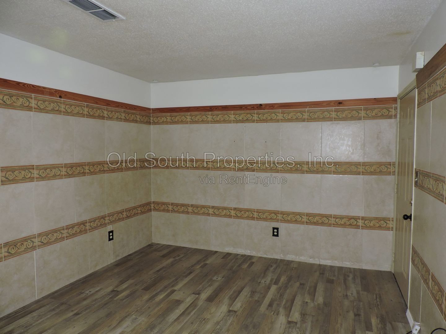 Convenient to interstate & shopping! property image