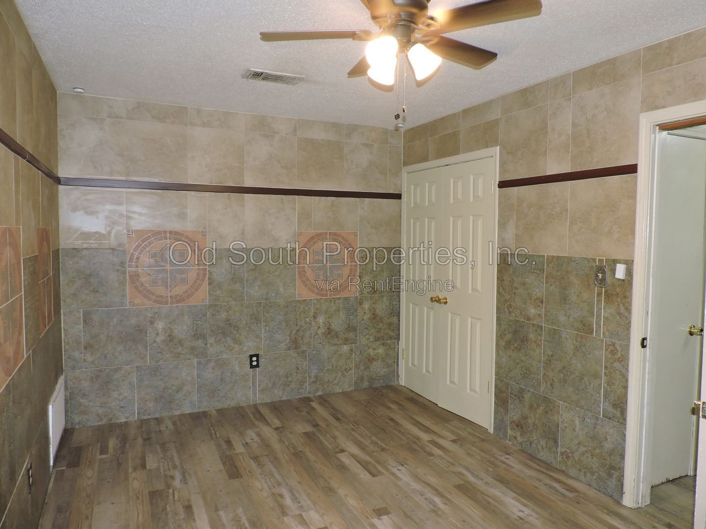 Convenient to interstate & shopping! property image