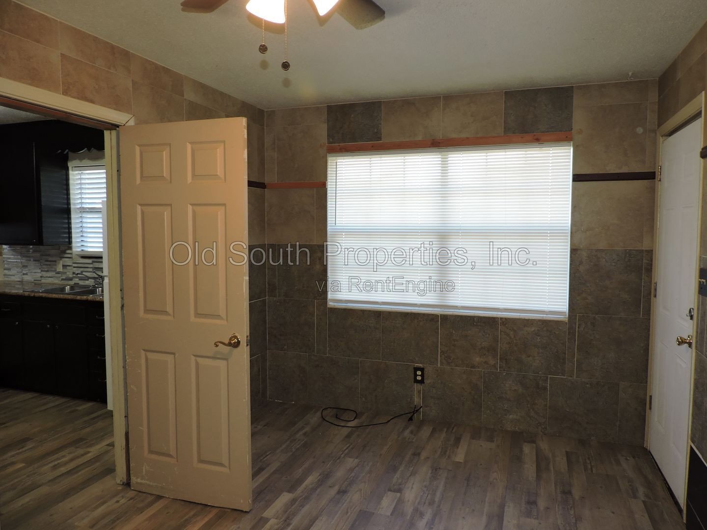 Convenient to interstate & shopping! property image