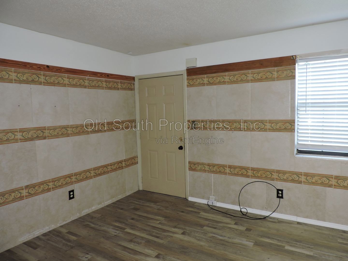 Convenient to interstate & shopping! property image