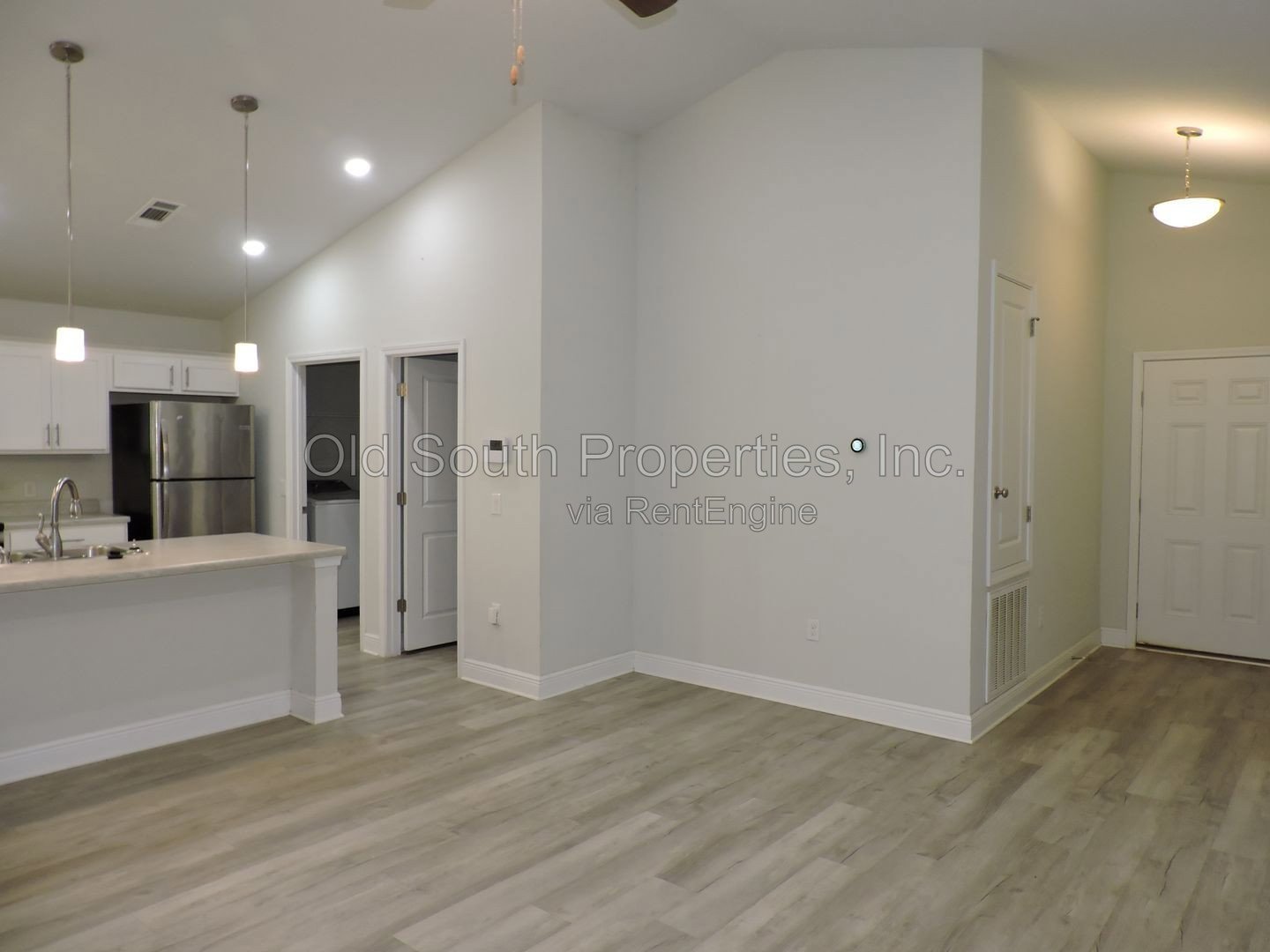 Convenient to interstate & bases! property image