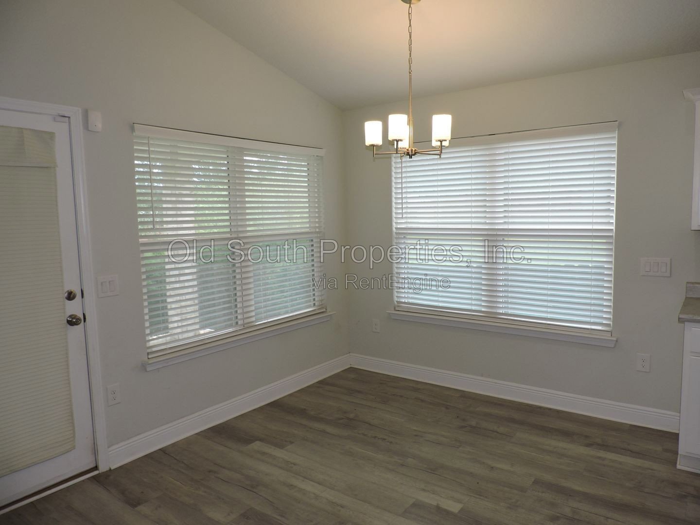 Convenient to interstate & bases! property image