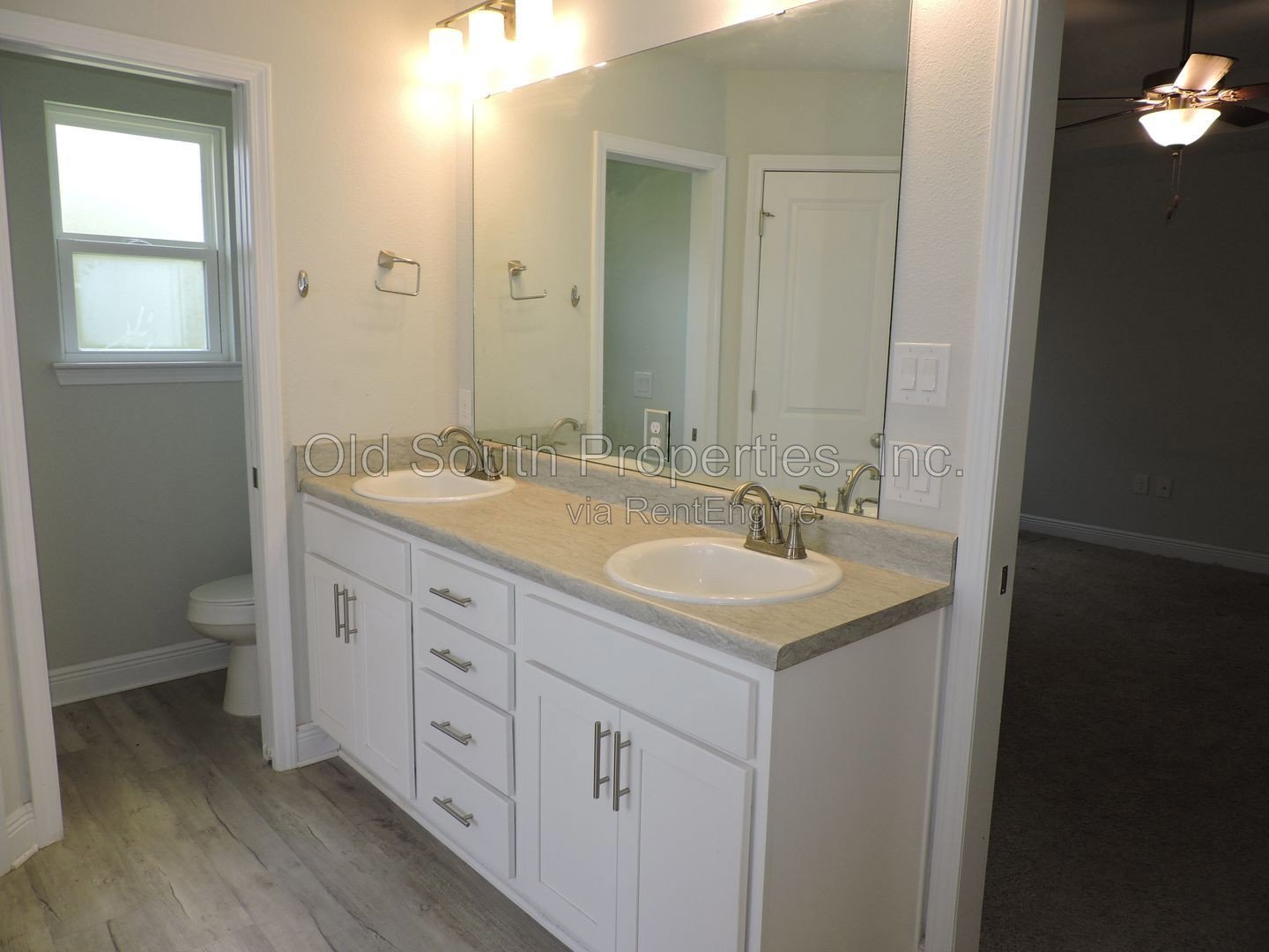 Convenient to interstate & bases! property image