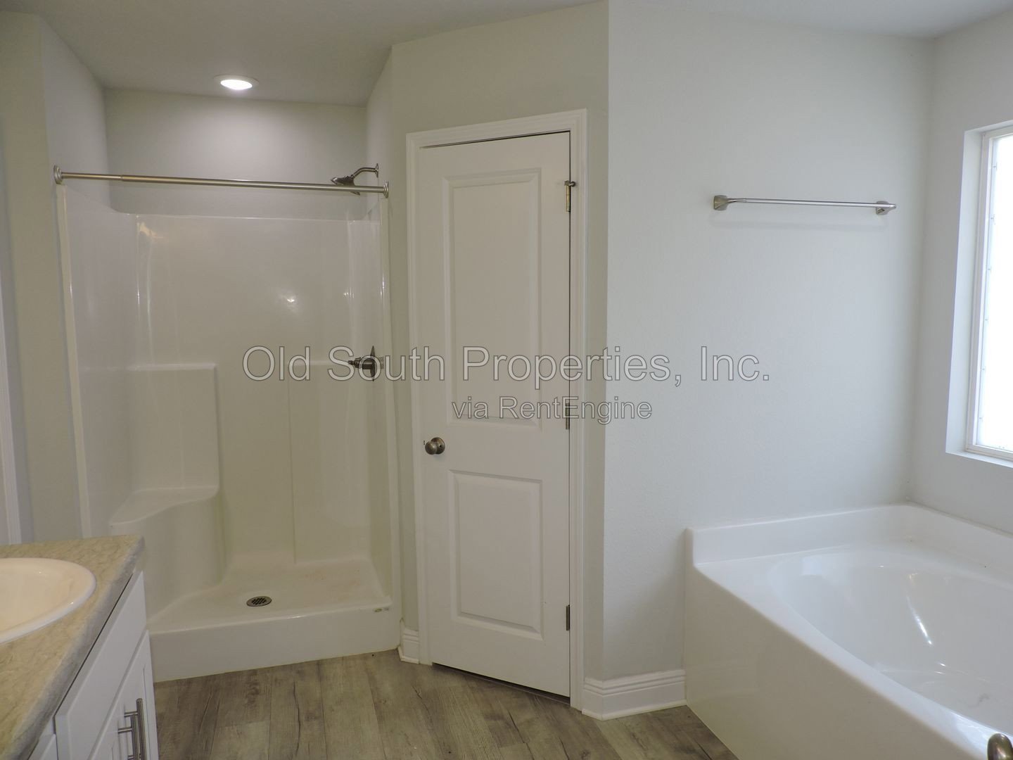 Convenient to interstate & bases! property image