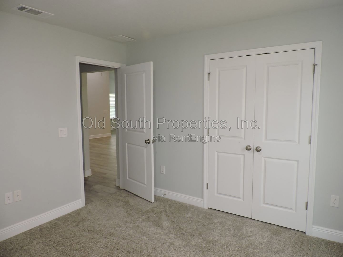Convenient to interstate & bases! property image