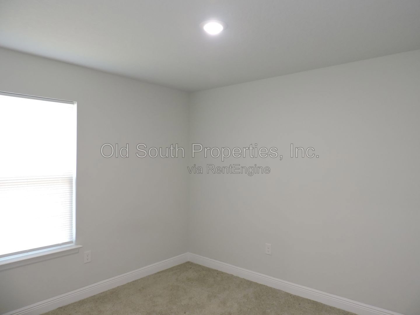 Convenient to interstate & bases! property image