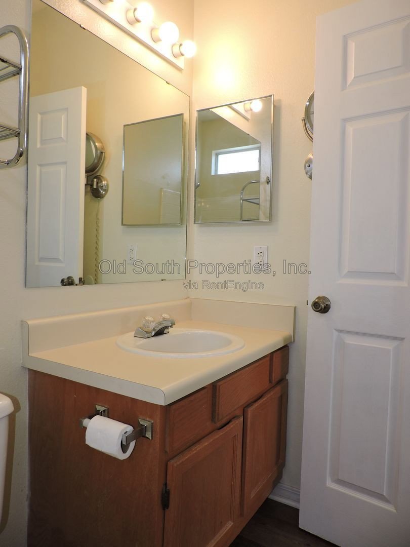 Easy access to shopping, interstate & Navy Federal! property image