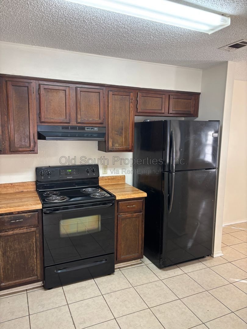Convenient Northeast location! property image
