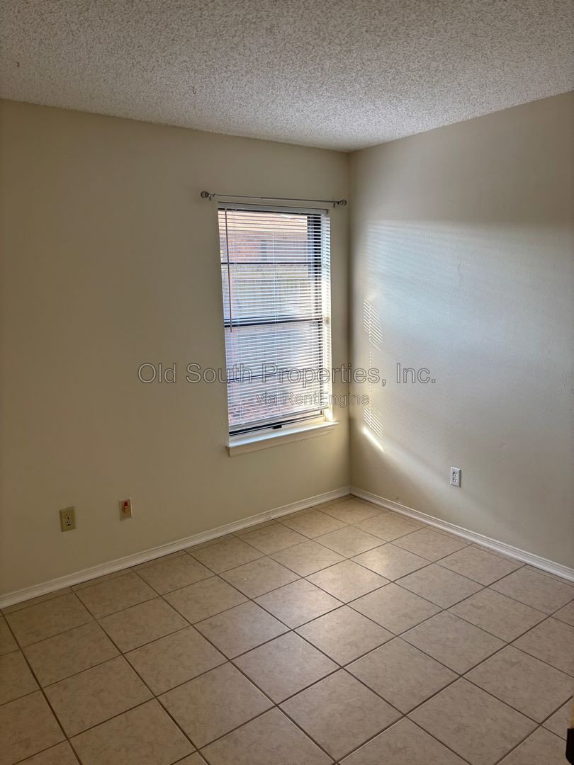 Convenient Northeast location! property image