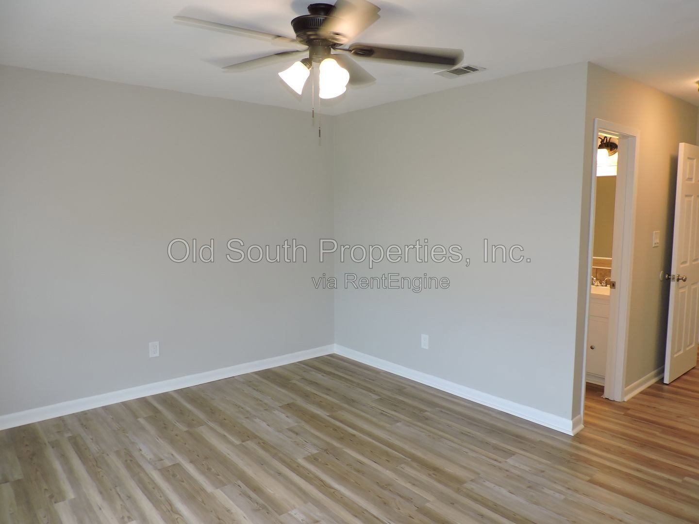 Updated 3 bedroom duplex in Gulf Breeze! property image