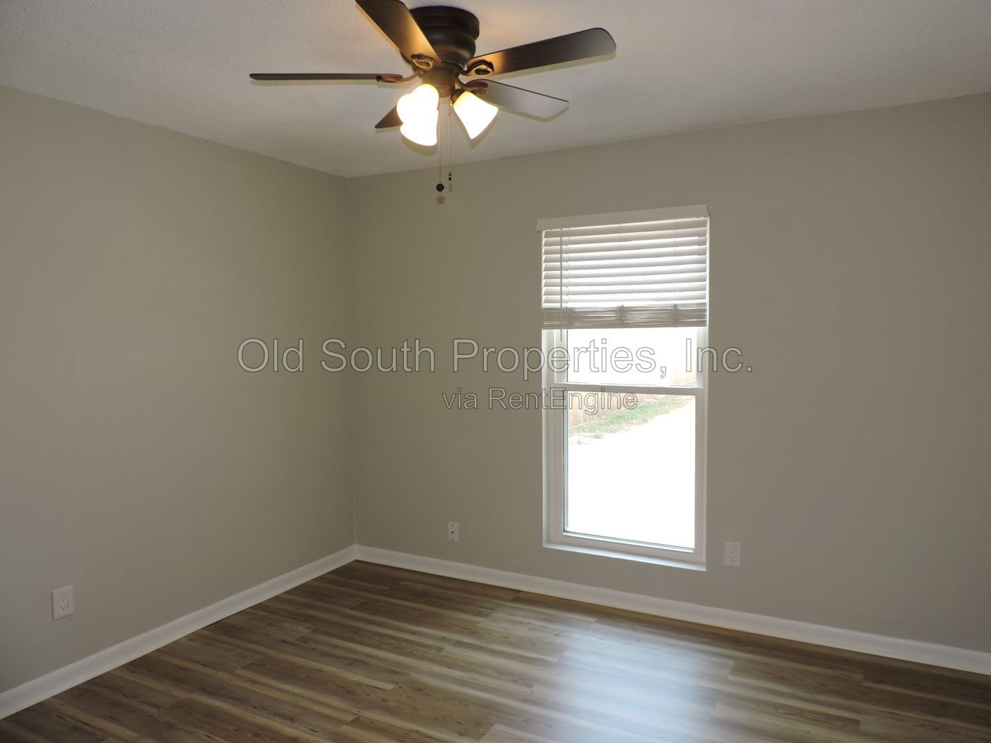 Updated 3 bedroom duplex in Gulf Breeze! property image