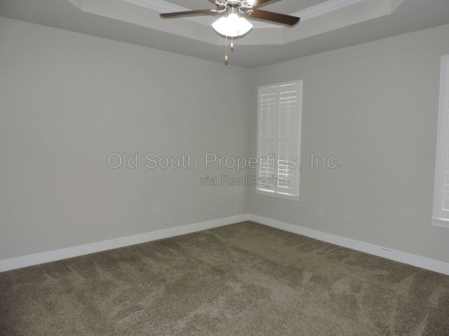 Convenient to schools & shopping! property image